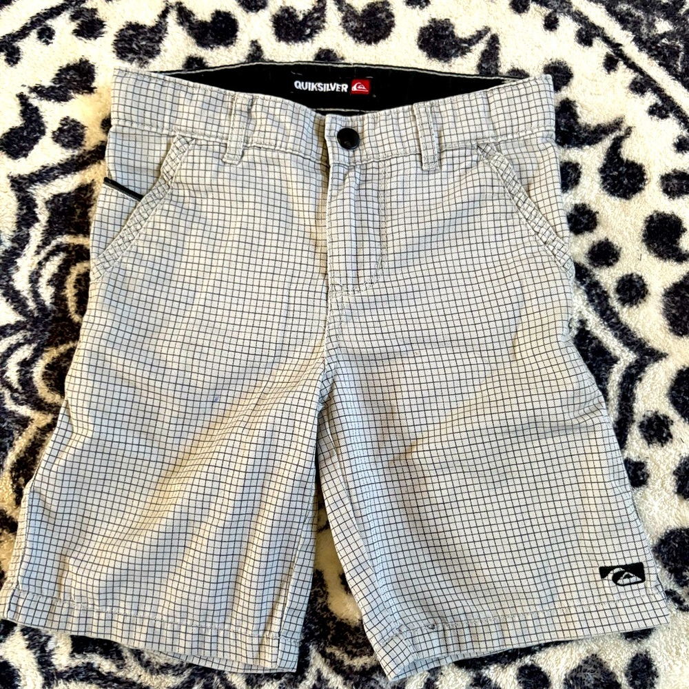 Boys Quiksilver Shorts 🌵 Small (5)